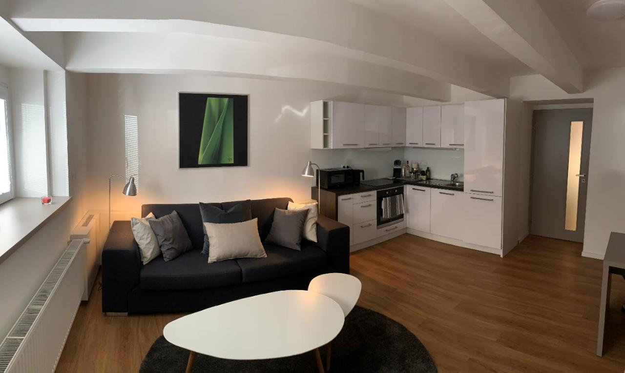 Ap 1 - Apartments 4U Brezinova "Overnight Simply" Hradec Králové Exteriör bild