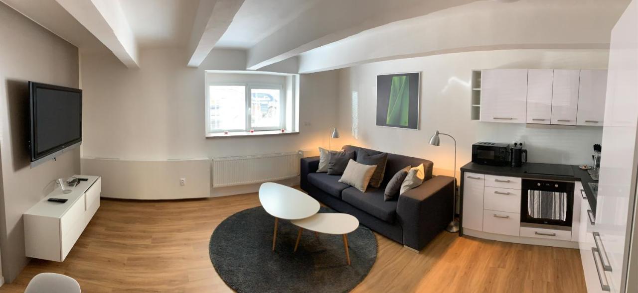Ap 1 - Apartments 4U Brezinova "Overnight Simply" Hradec Králové Exteriör bild