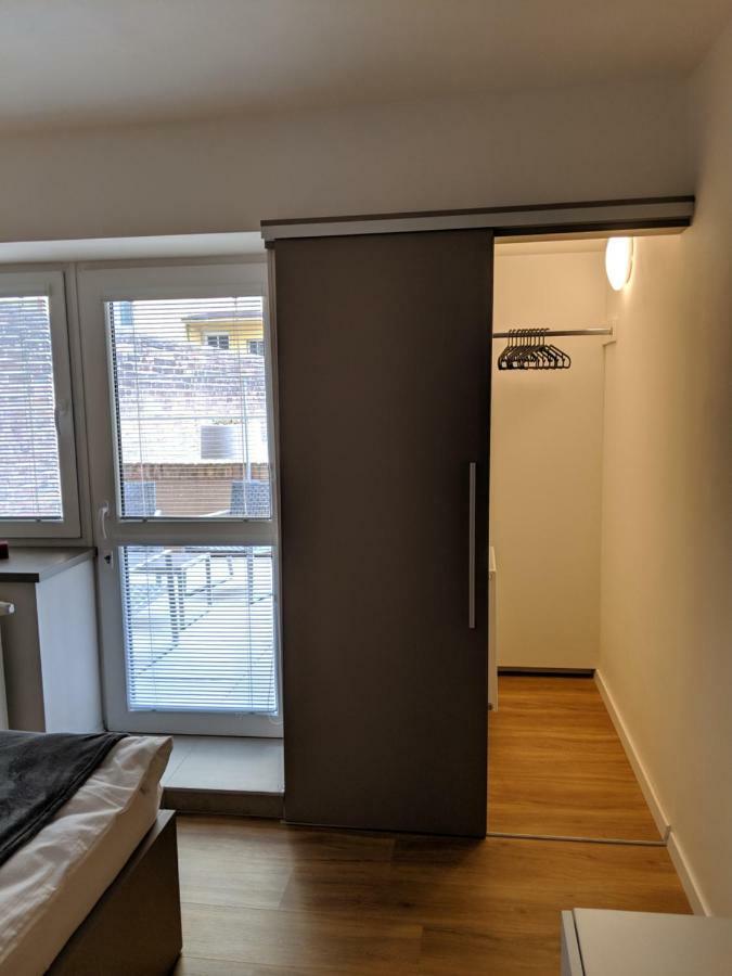 Ap 1 - Apartments 4U Brezinova "Overnight Simply" Hradec Králové Exteriör bild