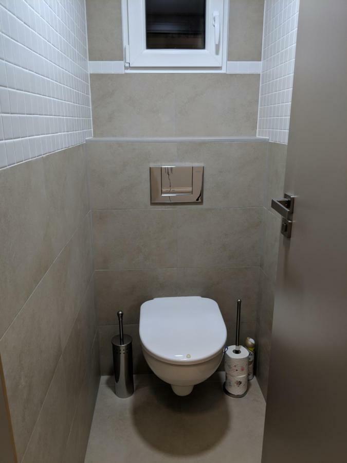 Ap 1 - Apartments 4U Brezinova "Overnight Simply" Hradec Králové Exteriör bild